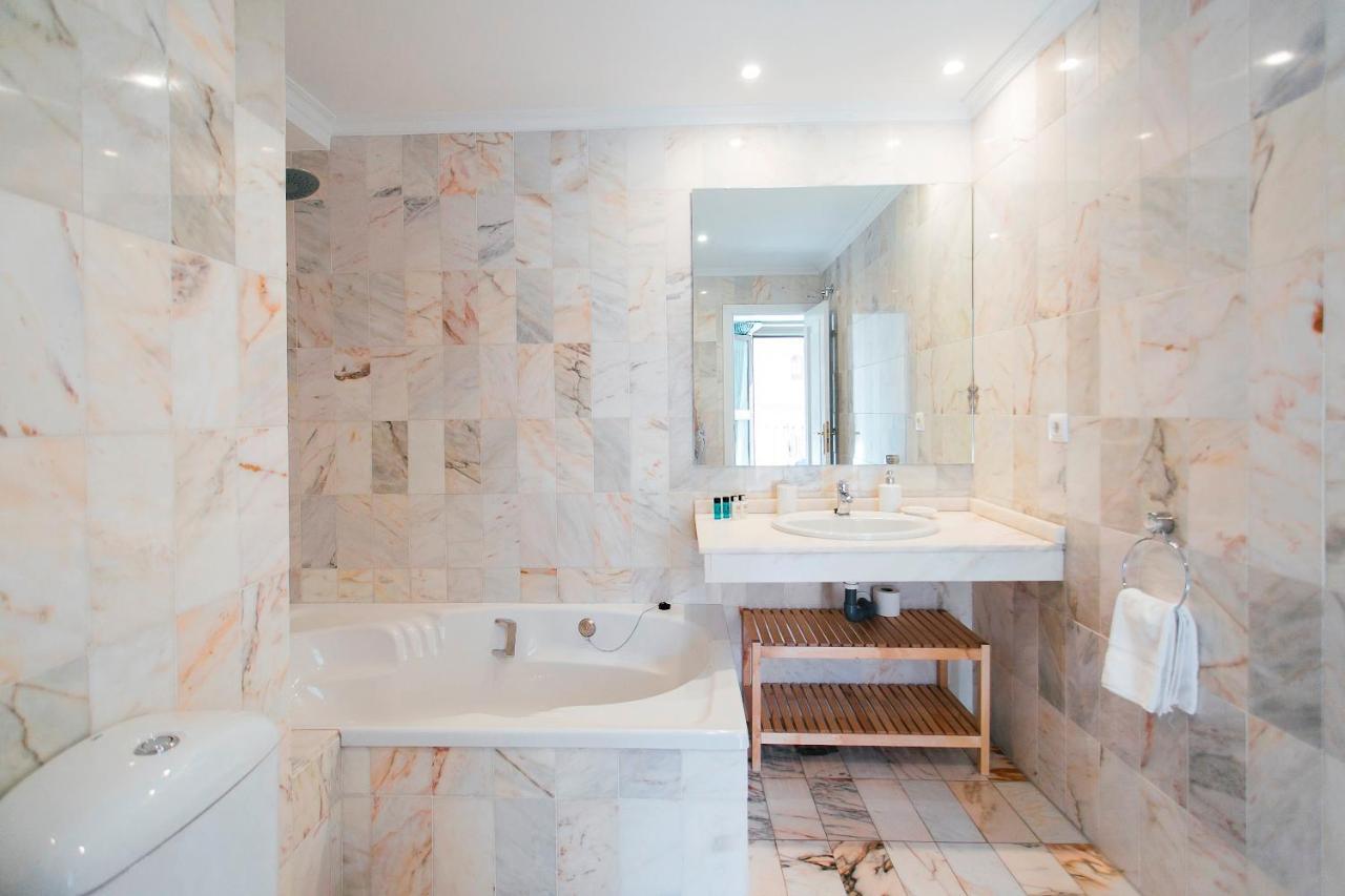 Minty Stay - 3Bd Cathedral Sevilla Bagian luar foto