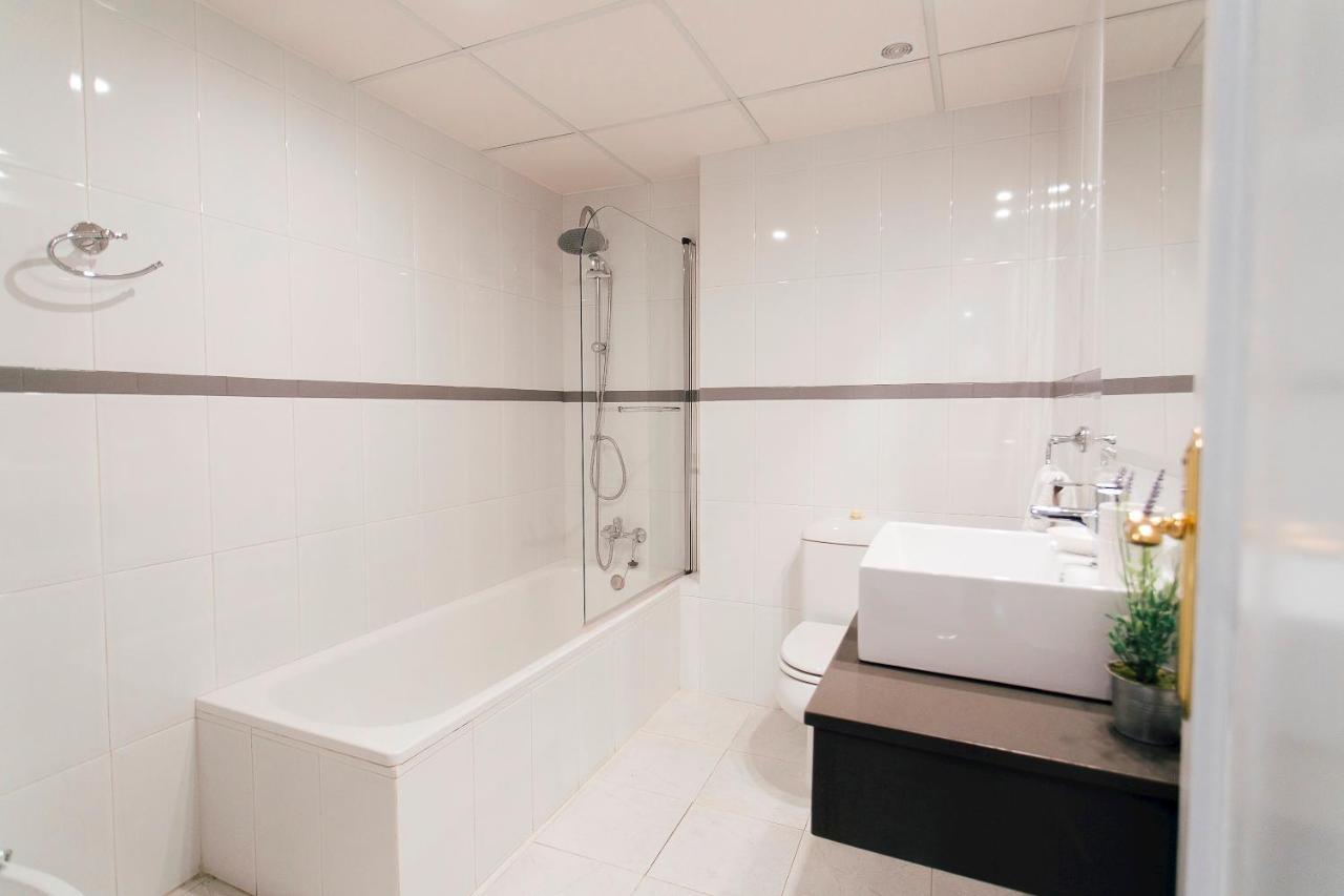 Minty Stay - 3Bd Cathedral Sevilla Bagian luar foto